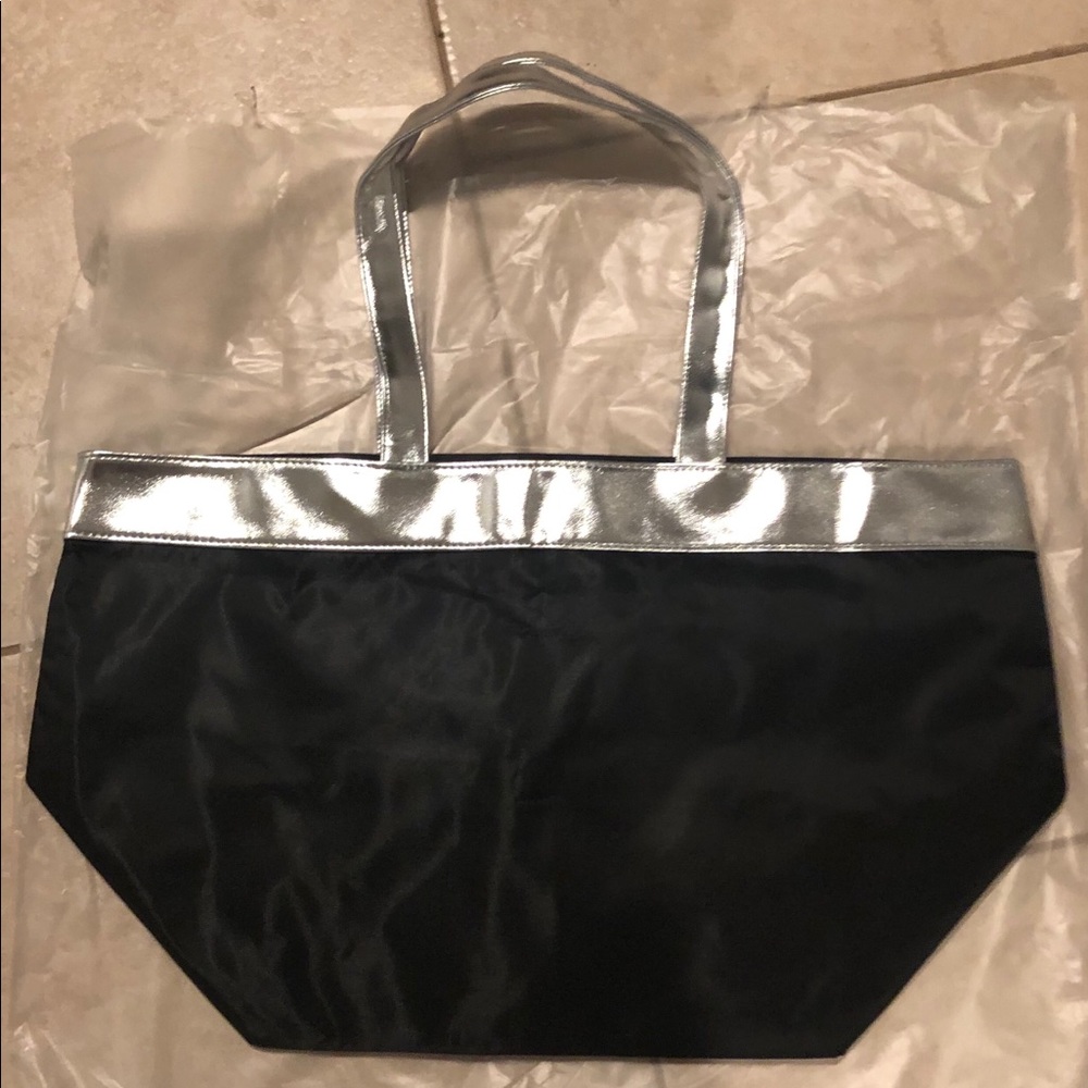 BLACK AND SILVER TOTE FOR MULTIPLE USES